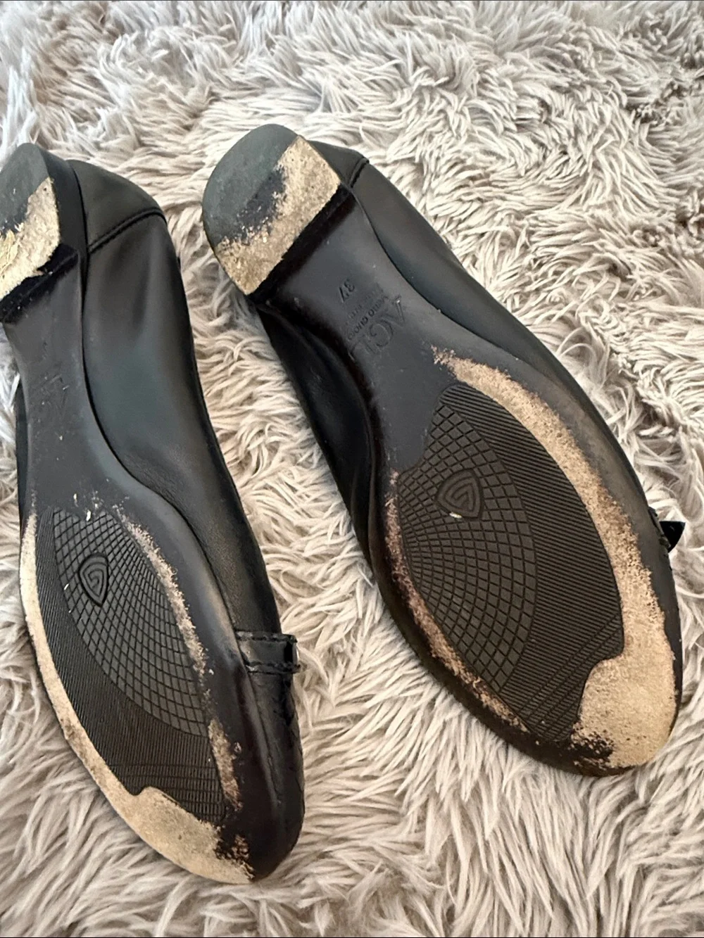 AGL Black Leather Ballet Flats with Textured Toe and Silver Buckle